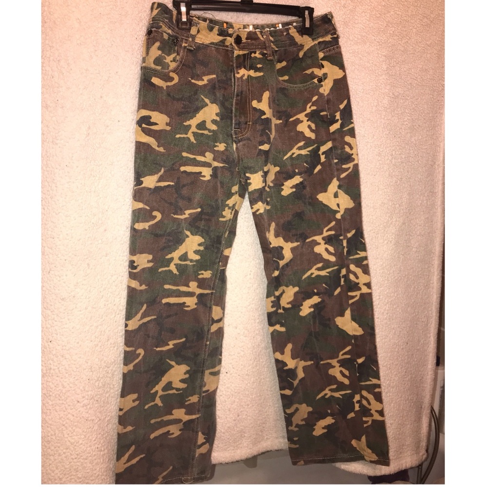 Men’s camo cargo pants/jeans